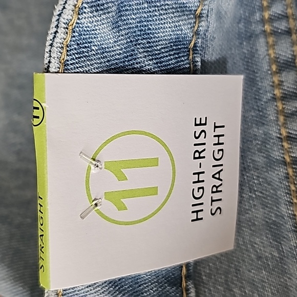 Papaya High-Rise Straight Distressed Denim Jeans Size 11 - Picture 3 of 11
